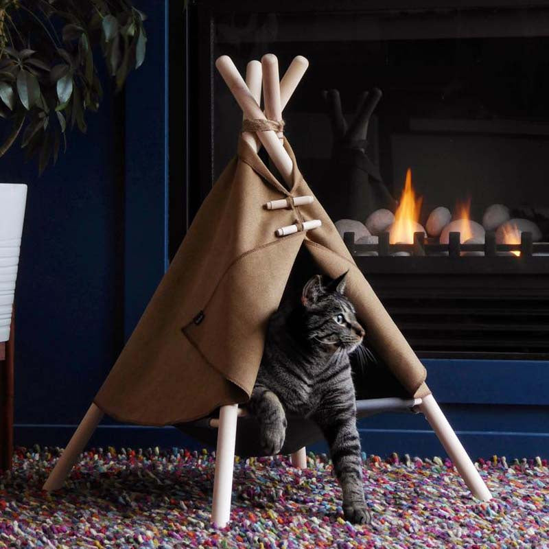 Pet teepee bed detail